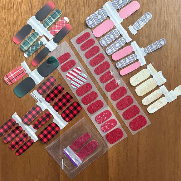 Other - Festive Winter Nail Wraps Set